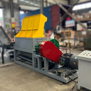 Дробилка поддонов ДП-1350 и прочего вторсырья Приемное окно 1350х300 мм