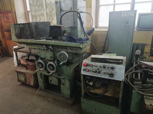 Станок плоскошлифовальный ЗЕ 711 В