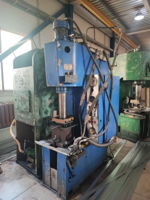 Пресс гидравлический одностоечный П6324Б