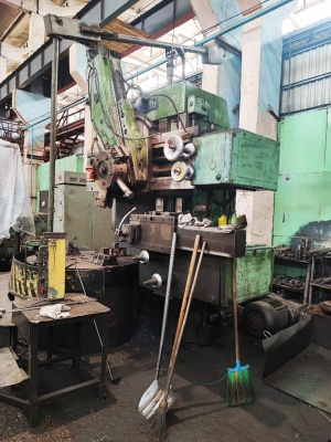 Токарно-карусельный станок 1516