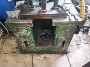 Пресс гидравлический одностоечный п6330