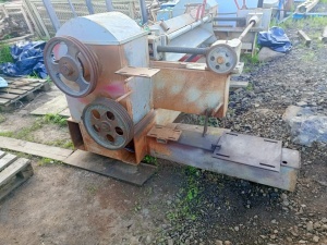 Лущильный станок для шпона LXQ-260