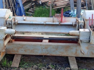 Лущильный станок для шпона LXQ-260