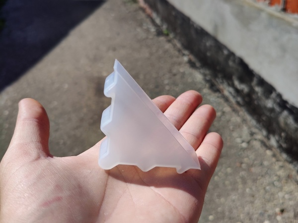 Уголки для защиты кромки изделий от сколов