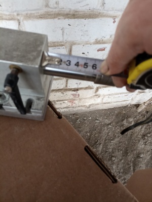 Четвертая координата вращательная: передняя бабка с патроном и шаговым двигателем + задняя бабака