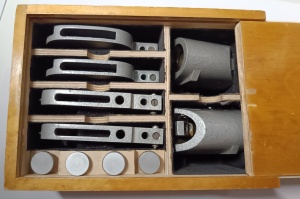 Приспособление ИП-8 к оптиметру ИКГ-3