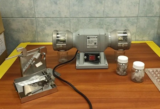 Устройство подготовки графитовых электродов КРАТЕР-2М с комплектом фрез