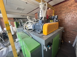 Экструзионно-выдувная машина КС60-2LII