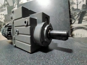 Мотор-редуктор Lenze EN60034 новый