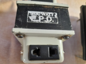 Tрансформаторы понижающие унивeрcальныe c 220вольт нa 110 вольт