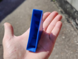 Пластиковые уголки 60х60 мм для защиты картонных коробок