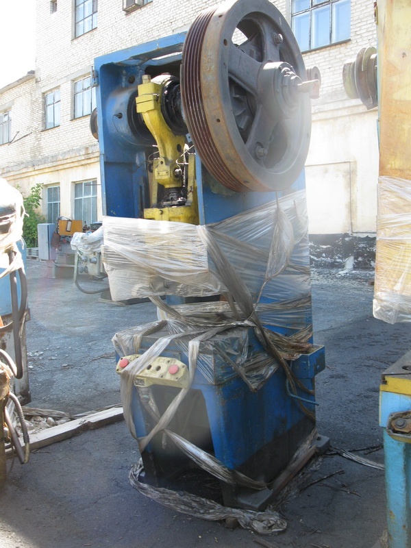 Пресс кривошипный КД2126