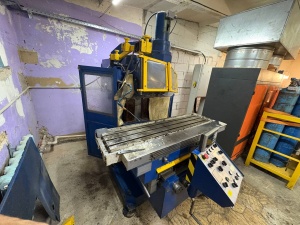 универсально-фрезерный станок Орша Ф32У-31