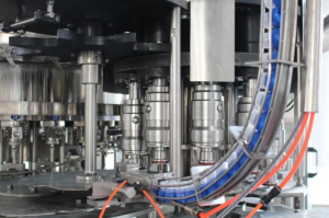 Автоматическое оборудование для линии розлива газированной, негазированной воды и напитков в ПЭТ тару объемом 0,25-2,0 л