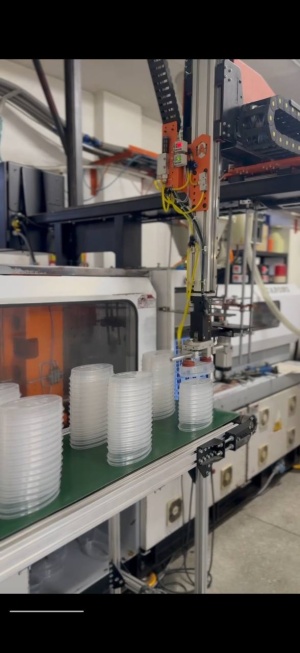 Промышленный робот манипулятор для ТПА и конвейерных линий