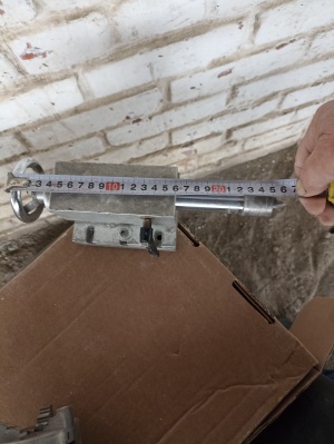 Четвертая координата вращательная: передняя бабка с патроном и шаговым двигателем + задняя бабака