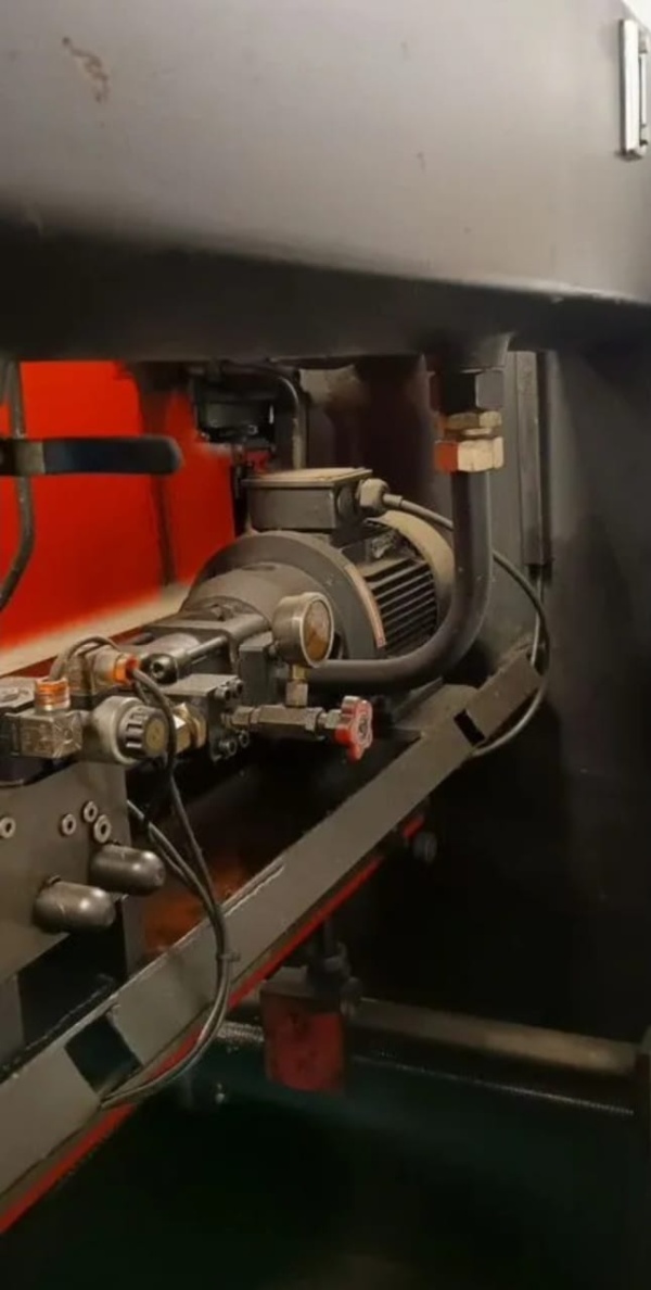 Станок листогибочный WC67Y-40/2000