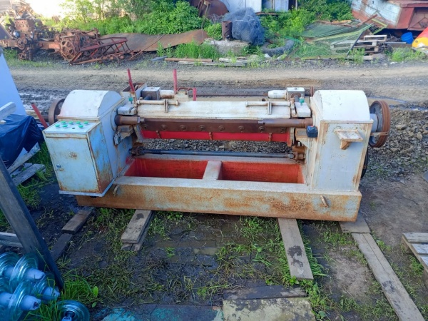 Лущильный станок для шпона LXQ-260