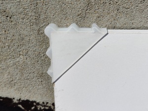 Уголки защитные пластиковые, не картонные уголки