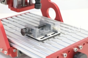 Фрезерно-гравировальный станок с ЧПУ Junior-F 1318