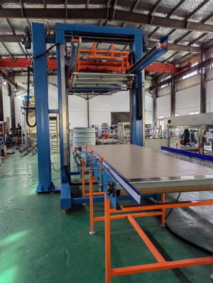 Автоматическое оборудование для линии выдува и розлива газ/негаз воды в стеклянную тару, объемом 0,2-2,0 л