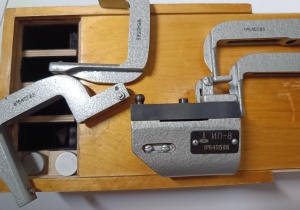 Приспособление ИП-8 к оптиметру ИКГ-3