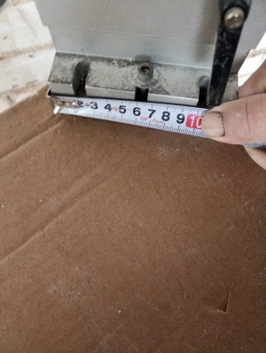 Четвертая координата вращательная: передняя бабка с патроном и шаговым двигателем + задняя бабака