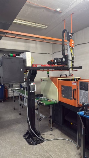 Промышленный робот манипулятор для ТПА и конвейерных линий