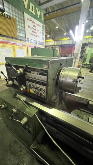 Токарно-винторезный станок TOS SUS63 рмц 5000