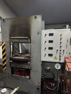 Пресс вулканизационный гидравлический 250-600 2Э