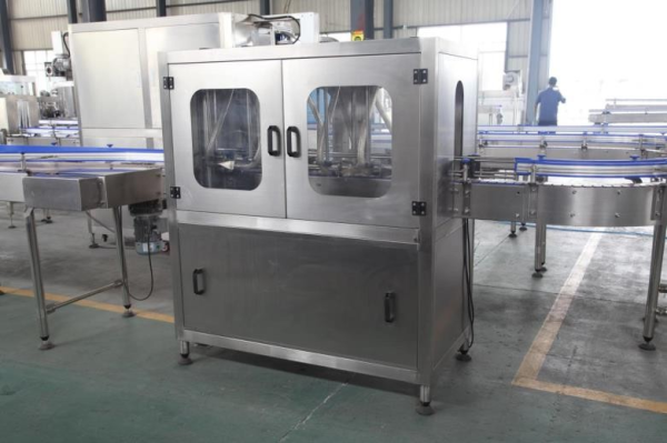 Автоматическое оборудование для линии выдува и розлива газ/негаз воды в стеклянную тару, объемом 0,2-2,0 л