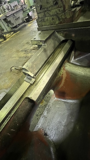 Токарно-винторезный станок TOS SUS63 рмц 5000