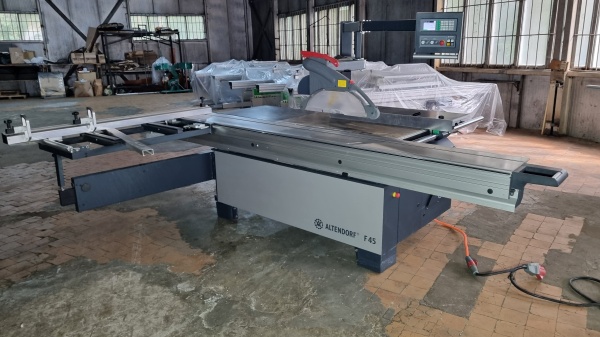 Форматно-раскроечный станок Altendorf F45