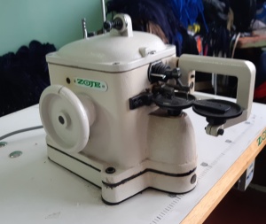 Промышленная скорняжная машина ZJ202