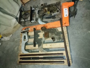 От станка правильно-отрезной И6119, ИВ6119 стойки и валы от приемного лотка