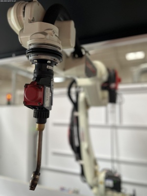 Роботизированный сварочной ячейки KAWASAKI BA006L-A