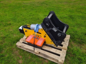 Гидромолот на экскаватор-погрузчик JCB, Cukurova, Komatsu и других