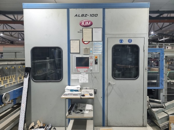 Пильно обрабатывающий центр BJM