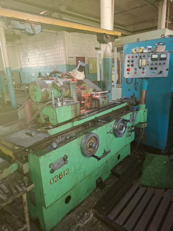 Круглошлифовальный станок 3м153