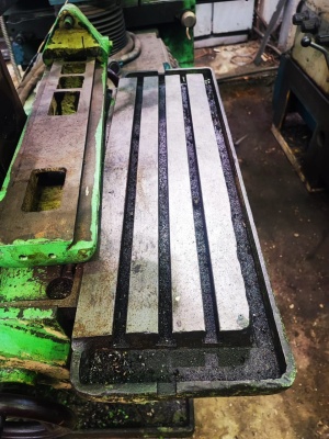 Универсальный фрезерный станок уф200