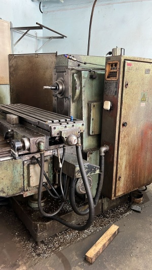 Горизонтально-фрезерный станок 6Т82Г-1