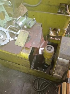 Резьбошлифовальный станок 5822