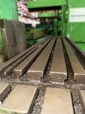 Вертикально-фрезерный станок 6р11