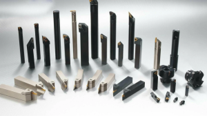 Демпфирующий токарный инструмент