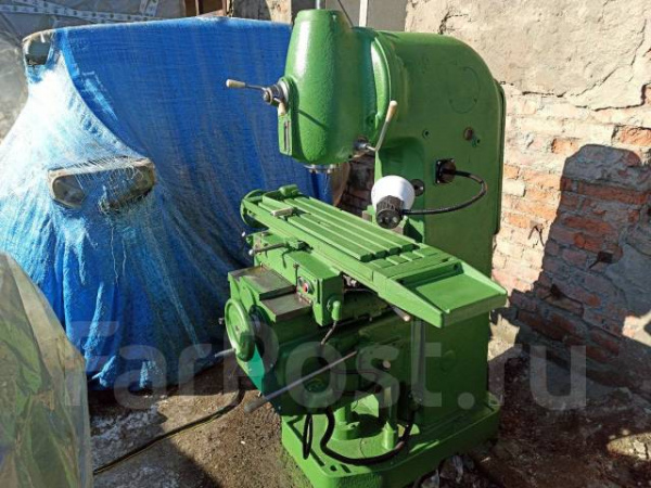 Вертикально-фрезерный станок 6Н10