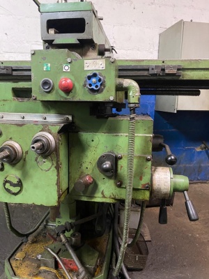 В продаже горизонтально-фрезерный станок UF1-1