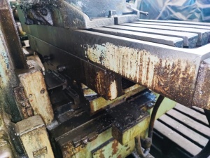 Горизонтально-фрезерный станок 6т82-1 (2352)