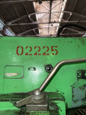 Вертикально-фрезерный станок 6т12