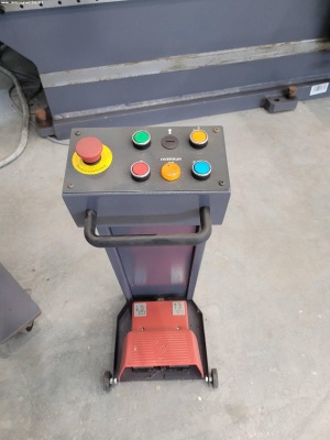 Гидравлический листогибочный пресс с ЧПУ BAYKAL APHS 31440