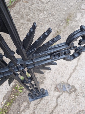 Крест чугунный